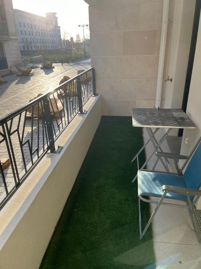 Home-Like Apartment Near Disneyland Шеси Экстерьер фото
