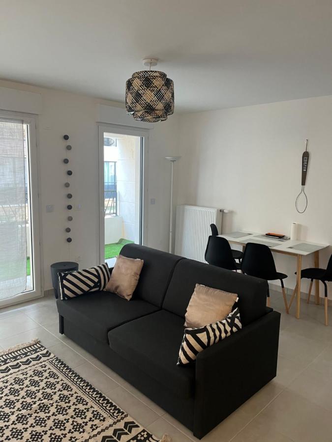 Home-Like Apartment Near Disneyland Шеси Экстерьер фото