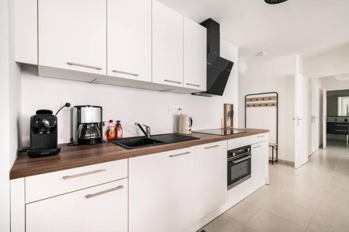 Home-Like Apartment Near Disneyland Шеси Экстерьер фото